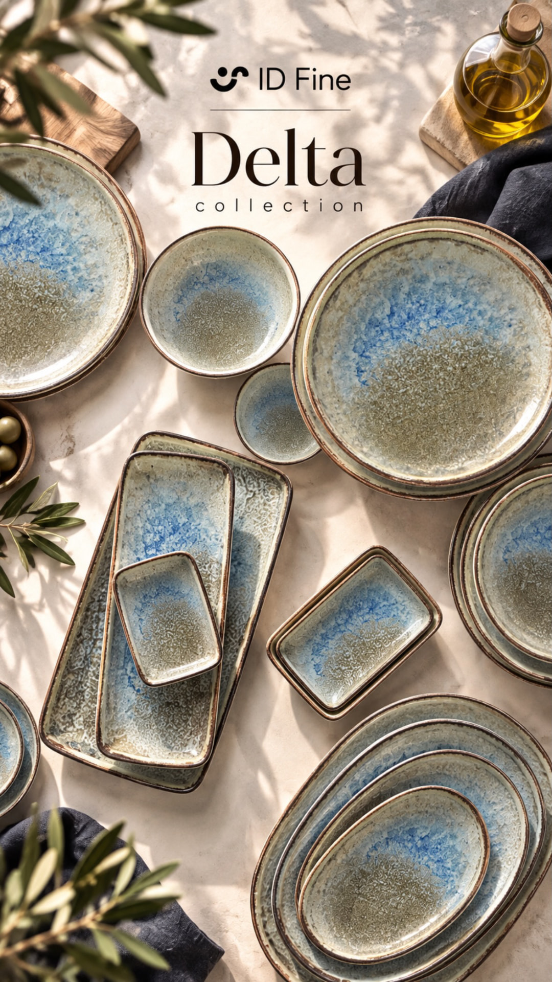 Set i plotë porcelani bezhë e blu me buzë kafe, enë rrumbullakëta, ovale dhe drejtkëndëshe